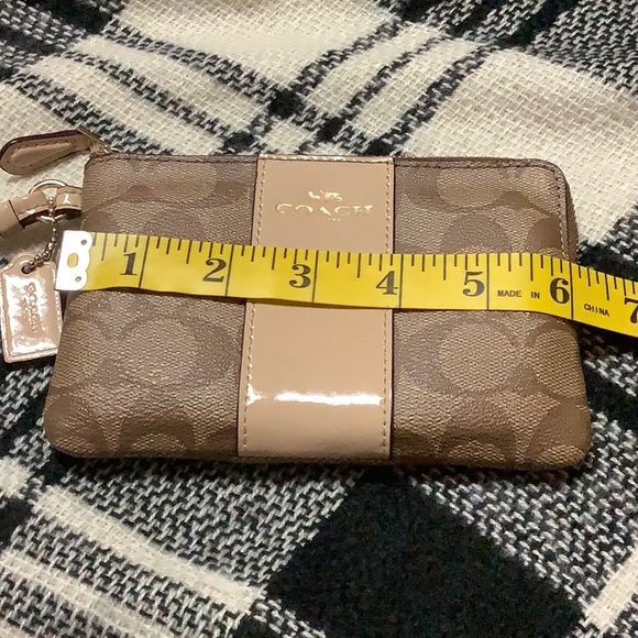 Coach tan stripe zip corner wallet - Picture 6 of 8